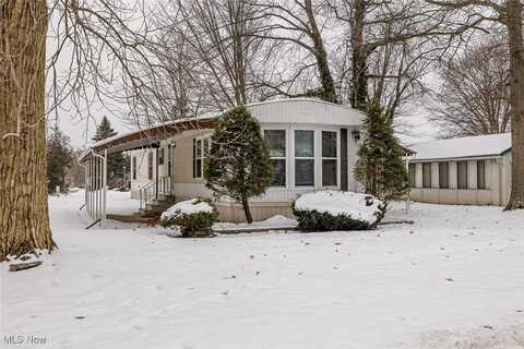 41 Parkway Drive, Olmsted Falls, OH 44138