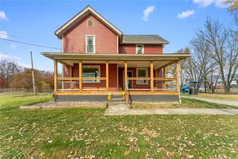 1310 W Garfield Road, Columbiana, OH 44408