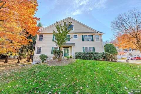 38 Woods Edge Road, Old Tappan, NJ 07675