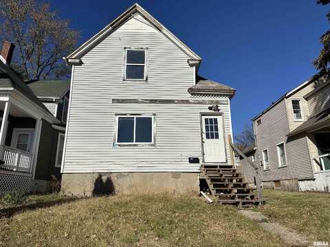 1518 W 2ND Street, Davenport, IA 52802