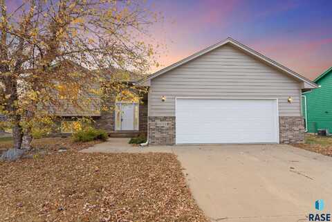 6015 S Cain Ave, Sioux Falls, SD 57106