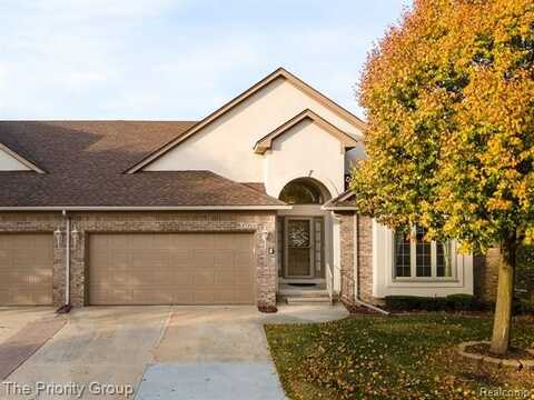 47266 HUNTERS CHASE Drive, Macomb, MI 48042