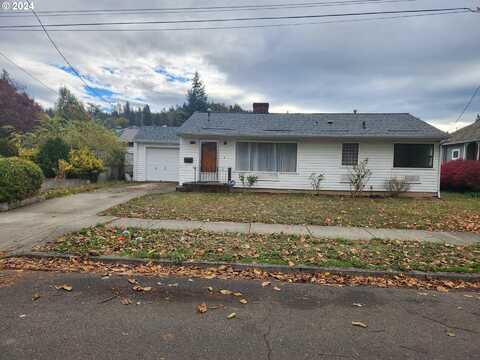 1431 SE COBB ST, Roseburg, OR 97470