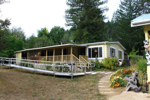 51854 SANDY CREEK RD, Myrtle Point, OR 97458