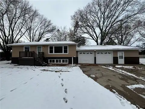 34 10th Avenue NE, Hutchinson, MN 55350