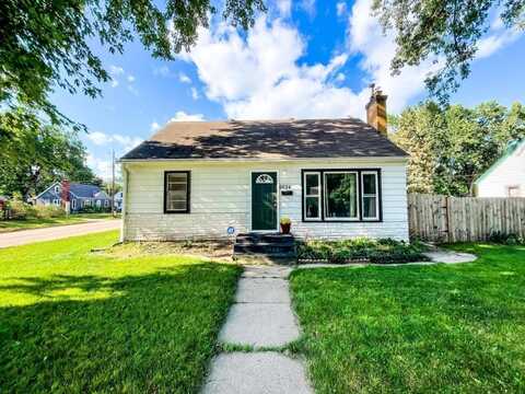 6624 43rd Avenue N, Crystal, MN 55428