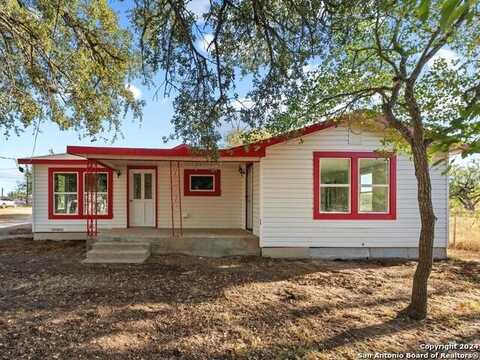 1224 Plum St, Floresville, TX 78114