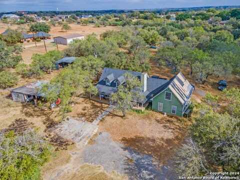 2018 3rd, Floresville, TX 78114