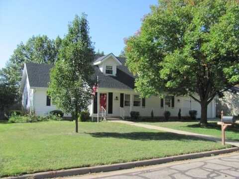 2202 Hillside Dr, Salina, KS 67401