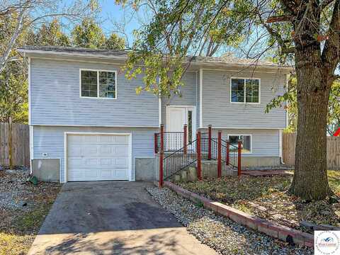 6304 Bluebird, Sedalia, MO 65301