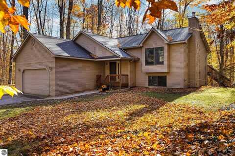 3120 E Partridge Court, Traverse City, MI 49684