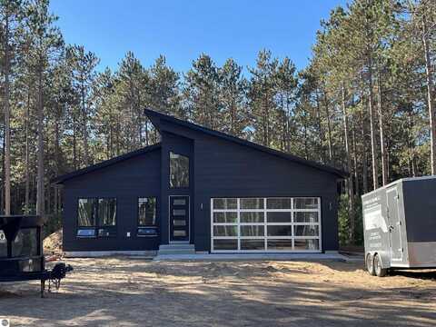 1915 Cascade Trail, Traverse City, MI 49685