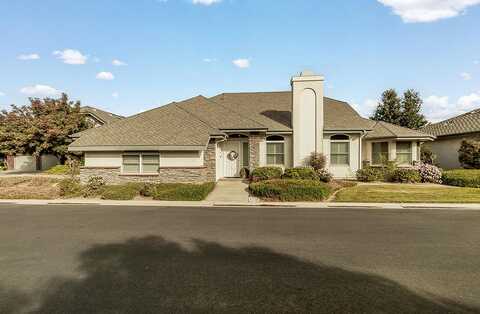 180 W Cambridge Drive, Reedley, CA 93654