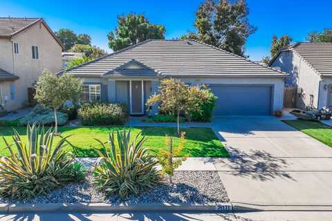 2071 W Rio Hondo Way, Hanford, CA 93230