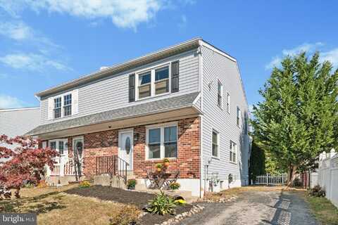 230 SUMMIT AVENUE, GLENOLDEN, PA 19036