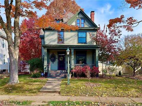 9 Pittsburgh Circle, Ellwood City, PA 16117