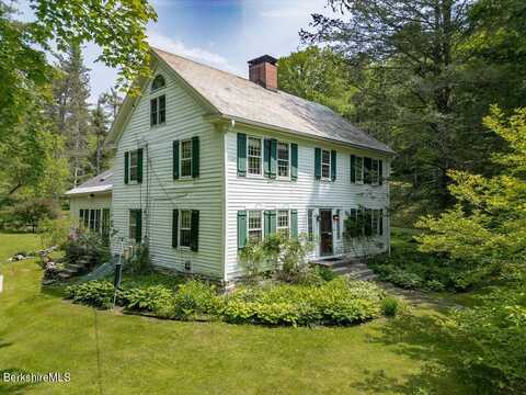 21 Cemetery Rd, New Lebanon, NY 12125