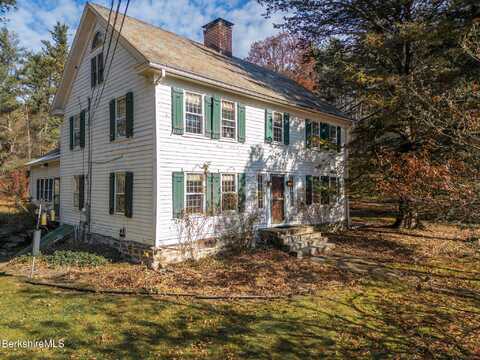 21 Cemetery Rd, New Lebanon, NY 12125