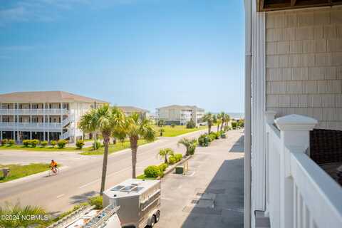 105 SE 58th Street, Oak Island, NC 28465