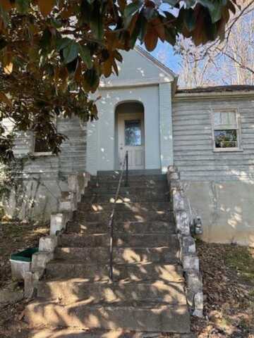 631 W FREDERICK ST, STAUNTON, VA 24401