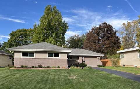 8634 Schreiber Drive, Munster, IN 46321