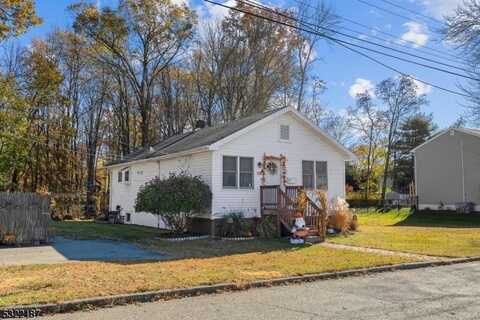 108 Greenwood Ave, Pequannock, NJ 07440