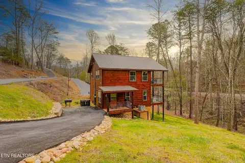 1614 Lake Drive, Gatlinburg, TN 37738