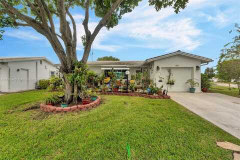 1041 NW 89th Way, Plantation, FL 33322