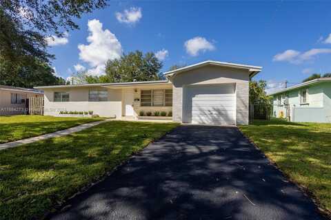 710 SW 71st Ter, Pembroke Pines, FL 33023