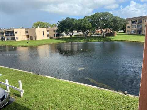 9581 Sunrise Lakes Blvd, Sunrise, FL 33322