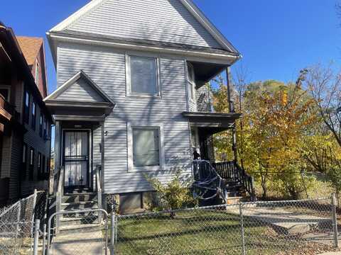 2424 N 36th St, Milwaukee, WI 53210