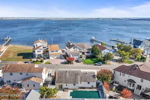 3286 Long Point Drive, Toms River, NJ 08753