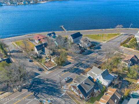 10 Ocean Avenue, Island Heights, NJ 08732