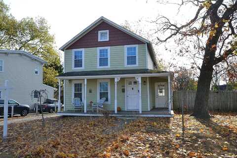 100 Oak Street, Patchogue, NY 11772