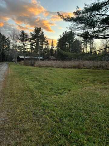 375 County Road, Milford, ME 04461