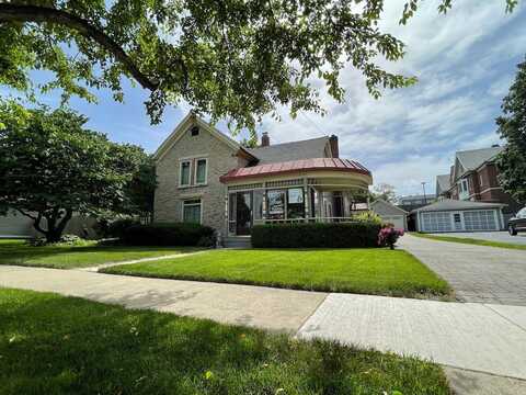 11 S 4th Street, Saint Charles, IL 60174