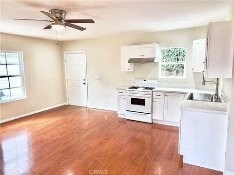 905 S Flower Street, Santa Ana, CA 92703