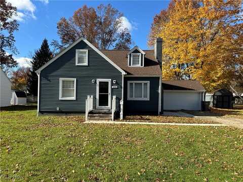 3282 Bears Den Road, Youngstown, OH 44511