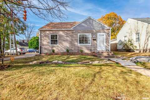 724 24TH Street, Bettendorf, IA 52722