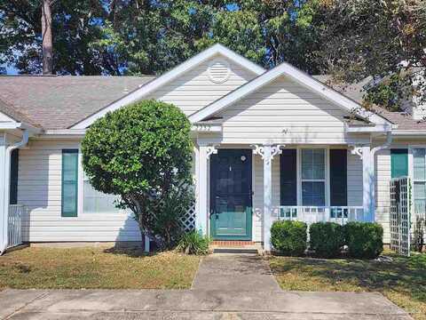 2232 Trailwood Dr, Cantonment, FL 32533