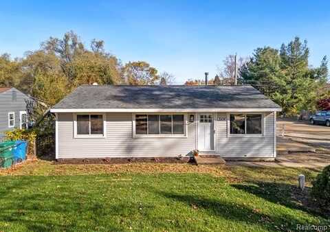 3106 WOODLAWN Street, Commerce Township, MI 48390