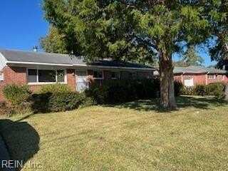 109 Fleetwood Road, Chesapeake, VA 23325