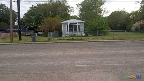 2105 E North Street, Victoria, TX 77901