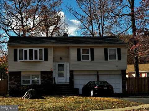 24 MANOR HOUSE DRIVE, TRENTON, NJ 08638