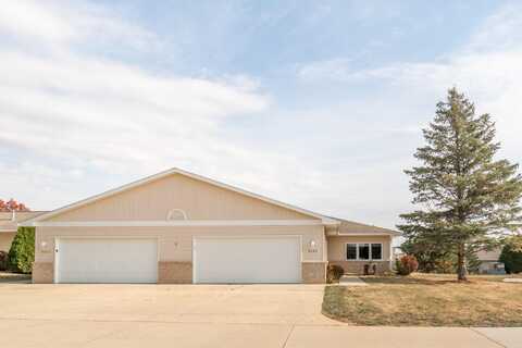 4409 Reflection Lane, Waterloo, IA 50701