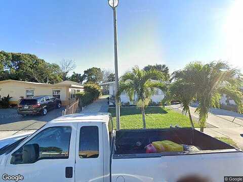 26Th, RIVIERA BEACH, FL 33404