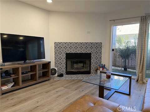 Mentone, SAN DIEGO, CA 92107