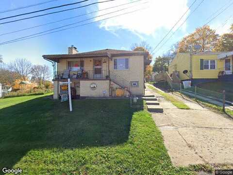 Croxall Ave, Aliquippa, PA 15001