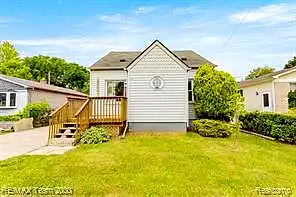 Essex, ROSEVILLE, MI 48066