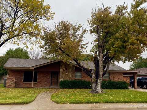 1210 Putnam Street, Stratford, TX 79084